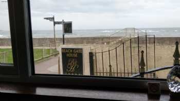 Beach Gate House