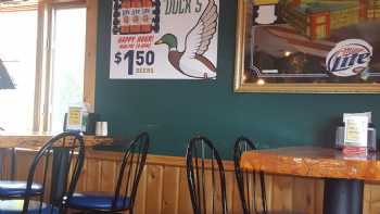 Duck's Sports Bar & Grill