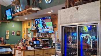 Duck's Sports Bar & Grill