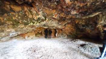 Eremitorio Rupestre La Cueva y el covanuto