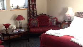 Kempston House B&B, Maverston Highland Estate, Moray, IV30 8LR