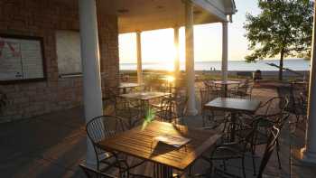 Ferch's Beachside Grille