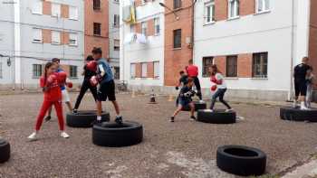 Escuela de Boxeo Saltando Charcos