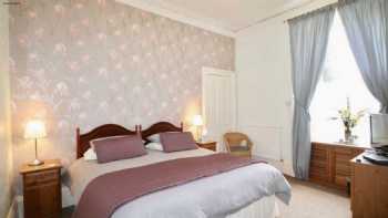 Thistleneuk Bed and Breakfast