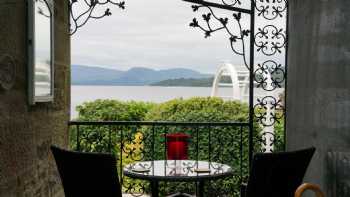 Waters Edge Cottage B&B Loch Lomond Accommodation