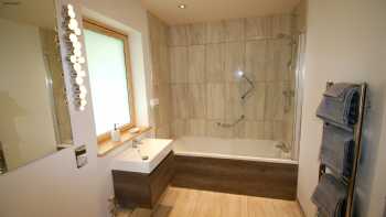 Appletree Cottage - fully en-suite luxury self catering Holiday Cottage for eight people.