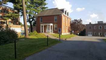 Dartmouth College: Hallgarten Hall