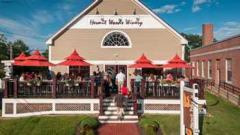 Hermit Woods Winery & Eatery