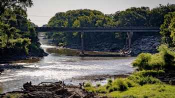 Cottonwood Falls River - Walking Bridge