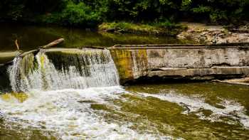 Cottonwood Falls River - Walking Bridge