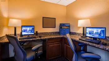 Best Western Plus Parkway Hotel