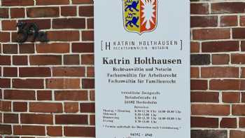 Rechtsanwätin und Notarin Katrin Holthausen