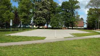 Parkplatz Grundschule Neverin