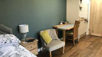 Corner House Luxury BnB, Bed & Breakfast In Little Dunmow