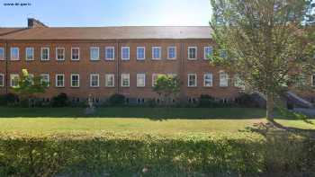 Regional school with elementary school &quotWilhelm Höcker"