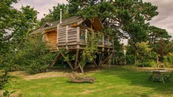 Bredon Hill Treehouses