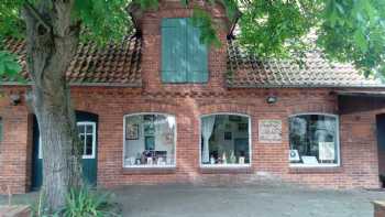 TingTing's Atelier Walnußbaum & Galerie