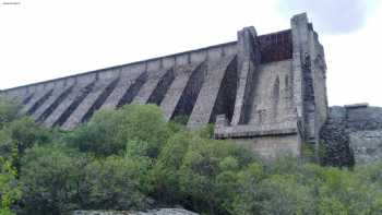 Presa De La Vega Del Tera