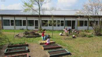 Elementary school on Lönsweg