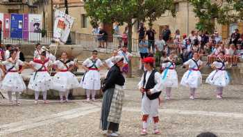 Grupo de danzas de Briones