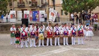 Grupo de danzas de Briones