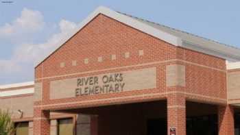 River Oaks Elementary School