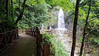 Akyamaç Şelalesi Tabiat Parkı