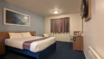 Travelodge Cheshunt