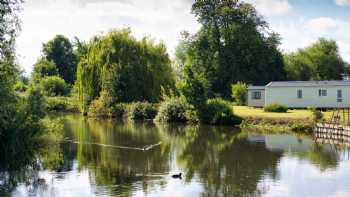 Lee Valley Caravan Park Dobbs Weir