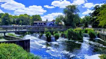 Lee Valley Caravan Park Dobbs Weir