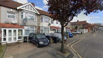 Budget House In Gants Hill