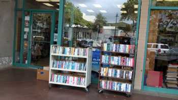 Bookends In Kailua