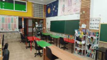 Centro de estudios y refuerzo educativo &quotLas clases de Antonio".