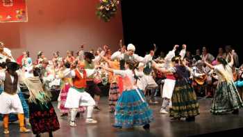 Grupo De Coros Y Danzas Niño Jesus Del Balate