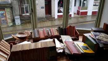 Siop Lyfrau'r Hen Bost/ Old Post Office Bookshop