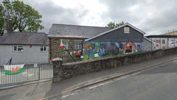 Llanllwni School