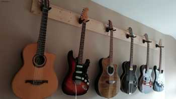 Bargoed guitar teacher