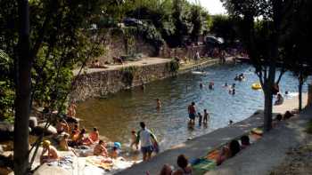 Natural Pool Casas Del Monte