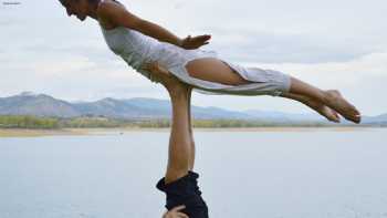 Noa Yoga y Acroyoga