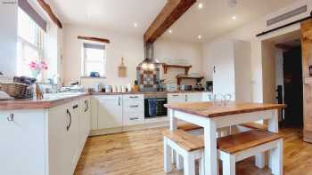 Old Hay Barn - Luxury Holiday Cottage