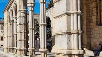 Puerta de San Vicente