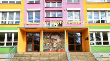 Bertolt Brecht School