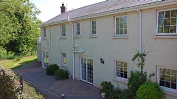 Ballycanal Moira- Guest House and Self-Catering Cottages