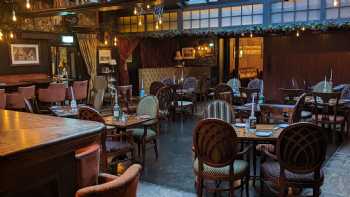 Basil Sheils Bar & Restaurant Armagh | B&B Accomodation