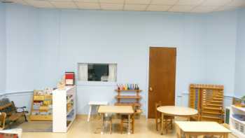 New World Montessori School