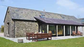 Cennen Cottages - The Longhouse