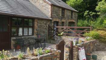 Mwdlwscwm Farm cottages. ystabl and y-beudy