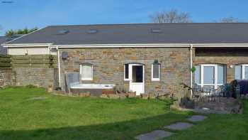 Glanmwrg Barn