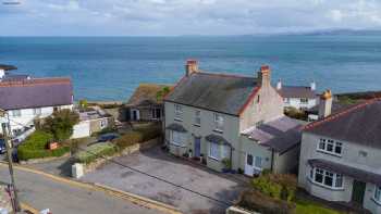 Deanfield House, Moelfre