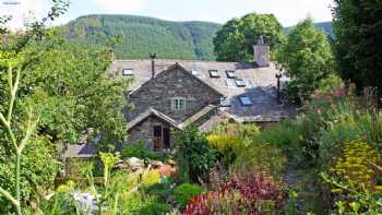 Foel Ortho Farmhouse, Bunkhouse, Treehouse, Barn Hall, Spa & Follies Nr Lake Vyrnwy Wales.